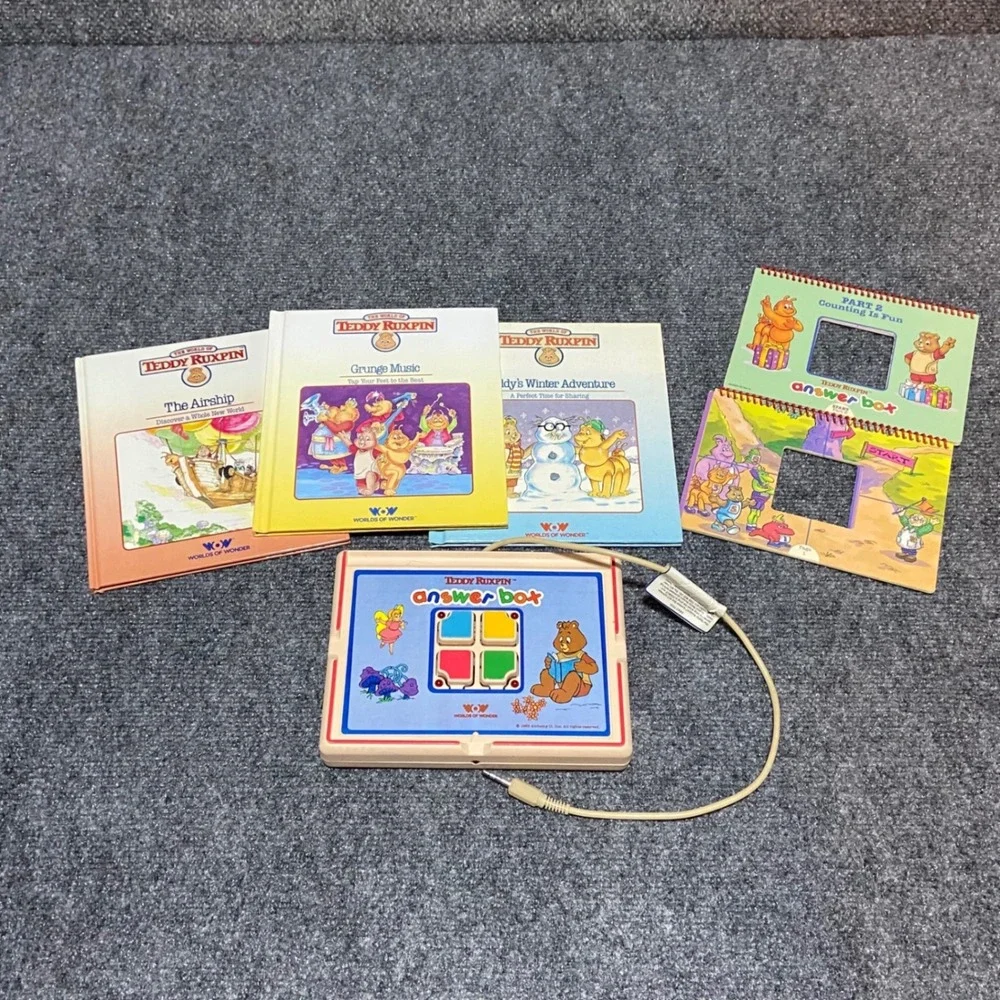 Vintage 1985 Teddy Ruxpin Worlds of Wonder Bear Answer Box Books Outfits Lot